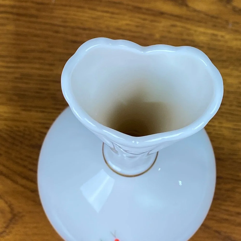 Lenox Vase Ivory Holly Berry Bud Vase Gold Trim‎ Made in USA Christmas Decor